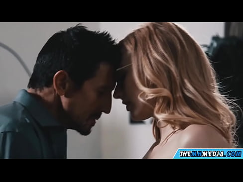 ❤️ Ngono ya kimapenzi na blonde mvivu Video ya mkundu ❌❤