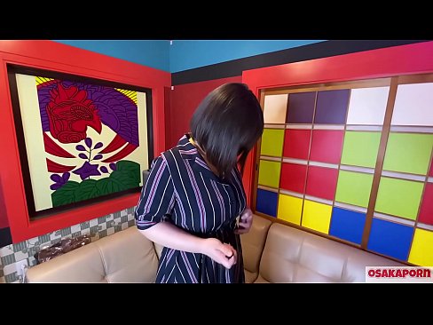 ❤️ Mrembo wa Kijapani mwenye matiti makubwa anapiga punyeto kwa kutumia midoli ya ngono na anakuwa na mshindo. Anazungumza katika mahojiano kuhusu uzoefu wake wa kutisha. Matiti makubwa na pussy yenye nywele ikiomboleza kwa sauti kubwa. Osakaporn Video ya mkundu ❌❤